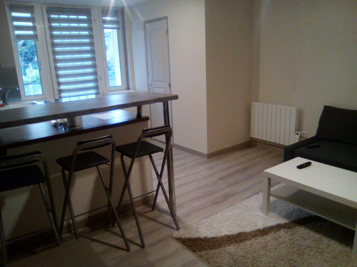 Studio Au Calme Apartment Batilly  ภายนอก รูปภาพ