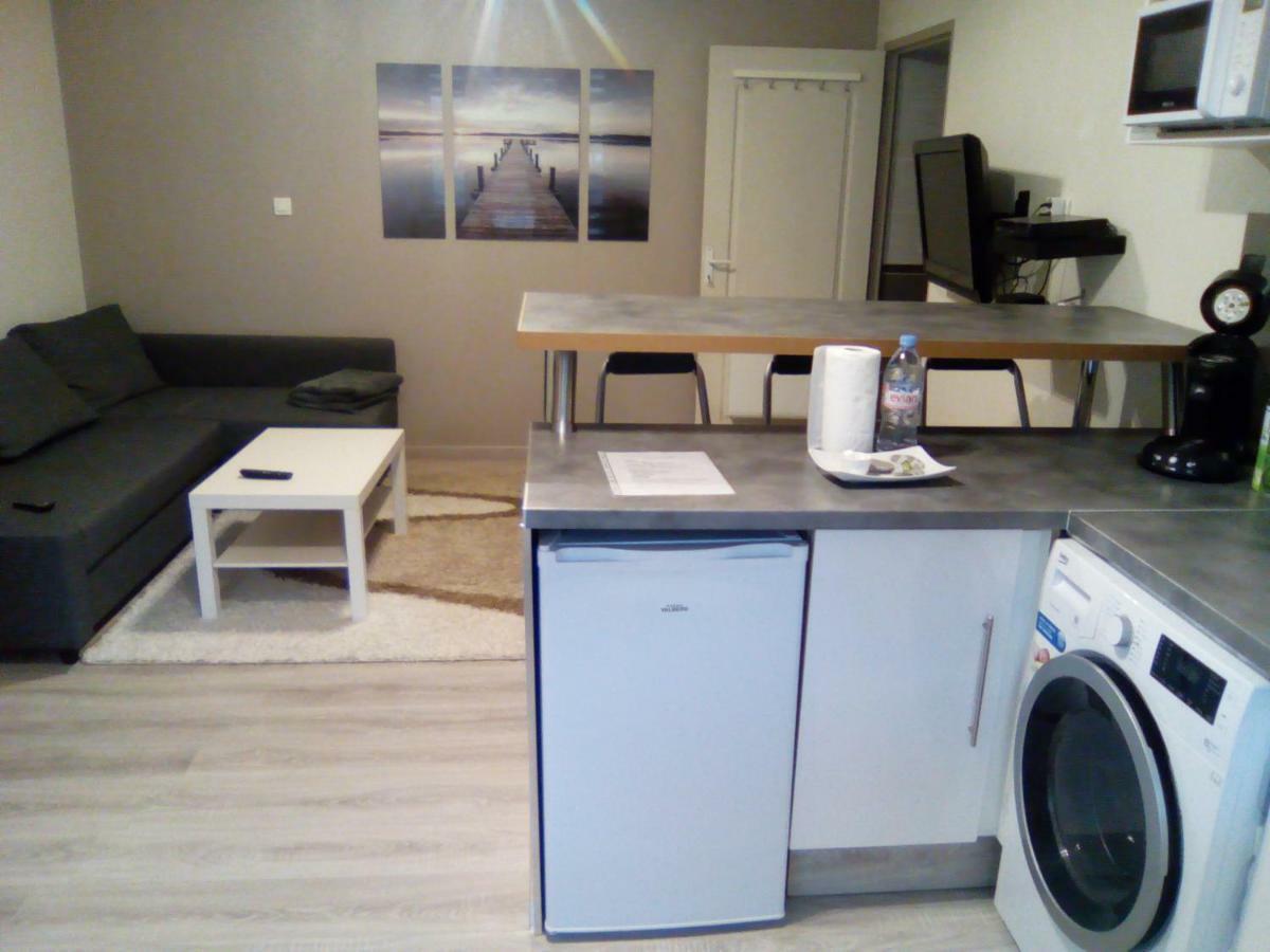 Studio Au Calme Apartment Batilly  ภายนอก รูปภาพ